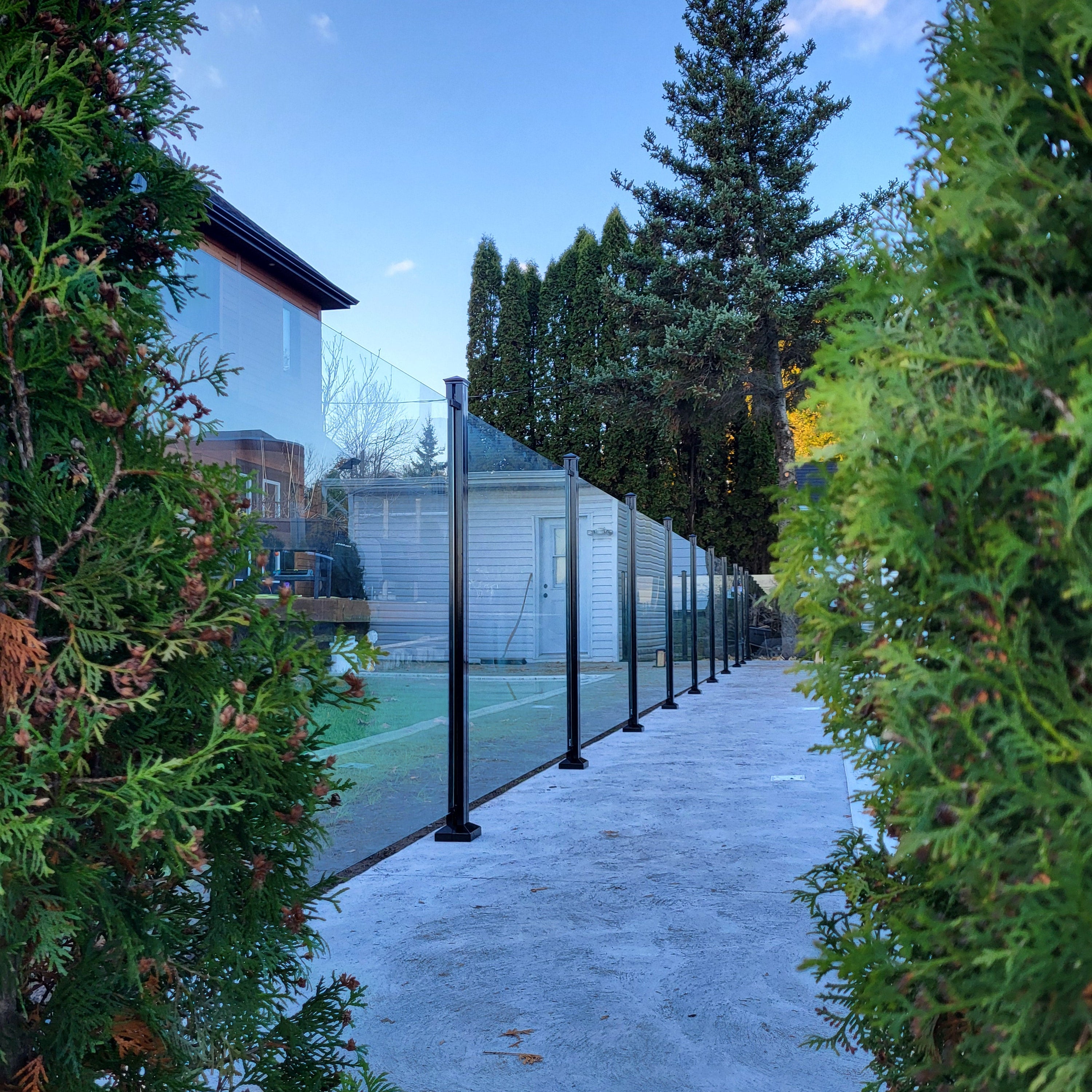 6mm Glass Pool Fence with Aluminium Posts