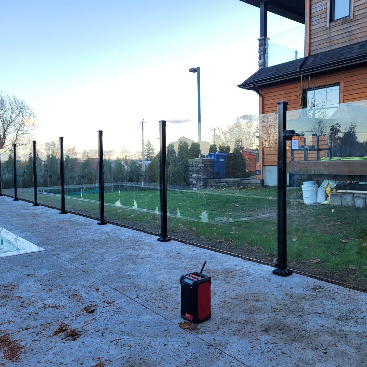 6mm Glass Pool Fence with Aluminium Posts